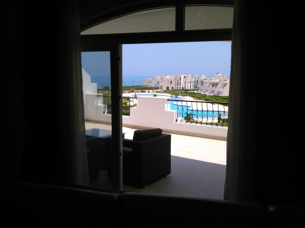 Three-Bedroom Apartment At Louly Beach Resort Ain Sukhna Room photo